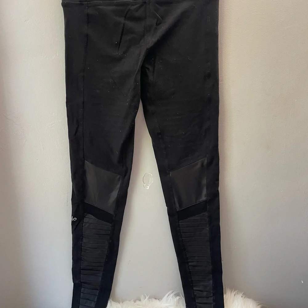 ALO Yoga Black Jeggings with Ribbed Moto Details